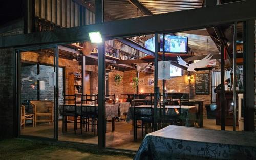 酒吧/高級酒吧, Fish Eagles Nest in 加里普大壩