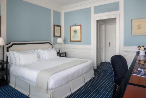 Deluxe Double or Twin Room with River View image 3