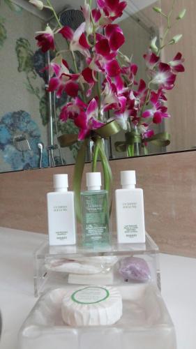 Augustana House and Suites - image 2