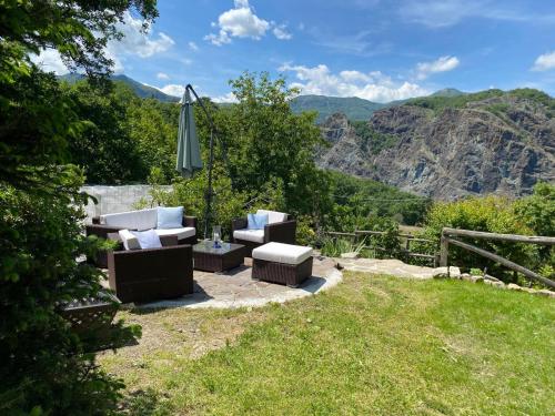 Momo 1741 - 4BR Historic stone house in the Apennines in Valmozzola