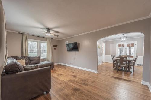 Relaxing Rockford Stay 3 br 1 bath in the heart of Northern Illinois Family Friendly in Rockford (IL)
