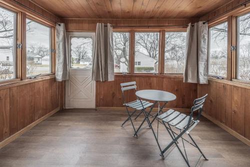 Relaxing Rockford Stay 3 br 1 bath in the heart of Northern Illinois Family Friendly in Rockford (IL)