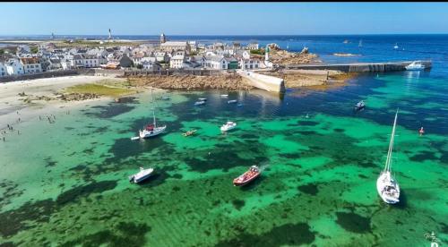 Studio paisible à Goulien - 22 m² avec jardin (Studio paisible a Goulien - 22 m² avec jardin) in ออเดียร์น