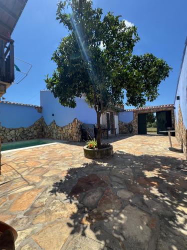 La Casa del Pueblo con piscina y barbacoa