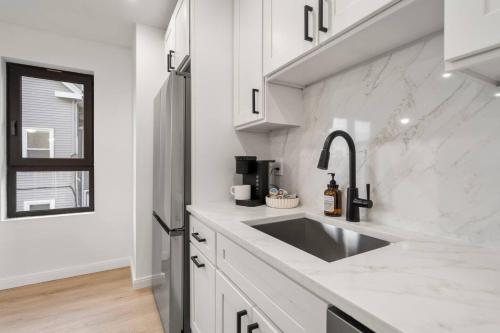 Boston Skyline Stay 1BR with City Views in 洛根機場