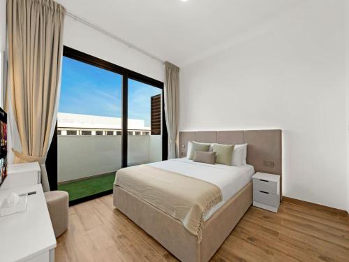 Brand New Luxury Apartment in JVC with Padel Court, Dubai (Foto 8)
