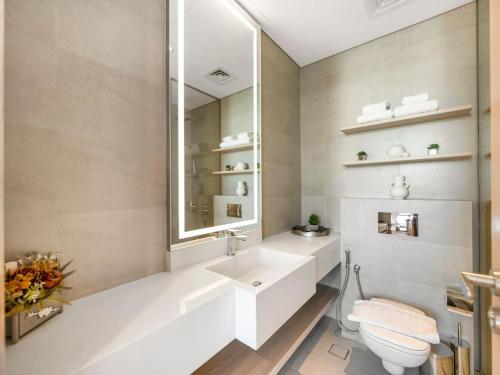 Brand New Luxury Apartment in JVC with Padel Court, Dubai (Foto 9)
