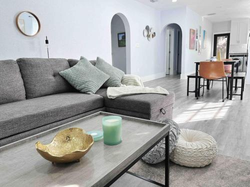 Center Miami Designer Home 3 BR sleeps 9