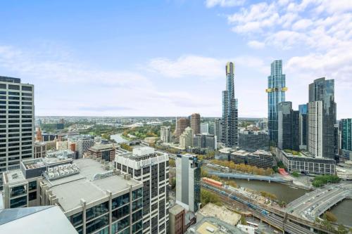 Collins St Skyline - Luxury Stay - image 3