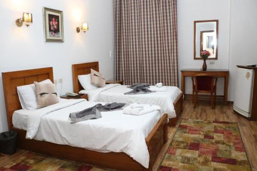 Hyde Park House Hotel in Alexandria