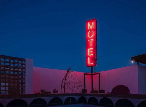 Вид, Large West Texas Suite at Iconic Property in Marfa