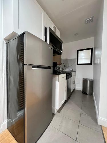 Superior 3 bedroom 2 bathroom Duplex with Terrace on the Beach in Miami Beach, USA