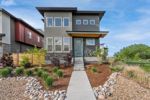 Coastal Chic Home near New Belgium & Old Town FC in Fort Collins, USA