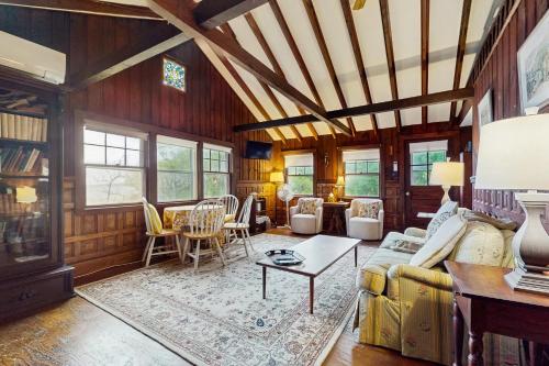 Rustic Rockport Cottage in Rockport, USA