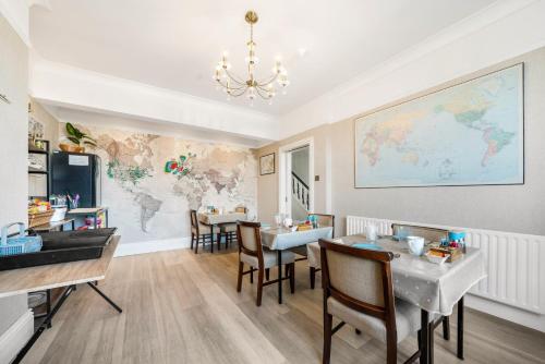 บริการและสิ่งอำนวยความสะดวก, Anvershiel House in โพสทรัช