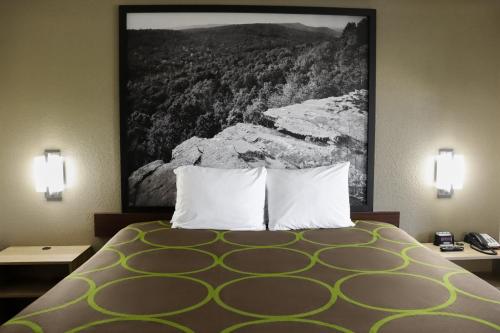 Super 8 by Wyndham Cabot - image 13