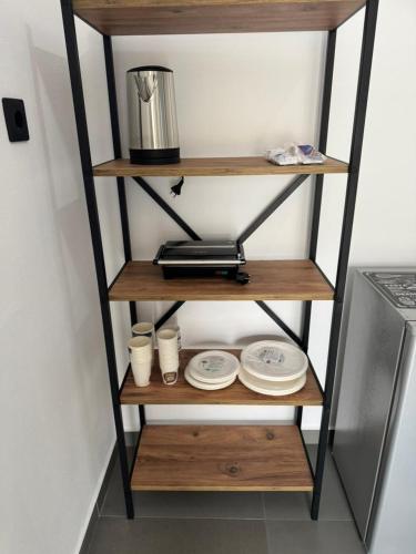 Neranxi Apartment & Rooms – Himarë, CA