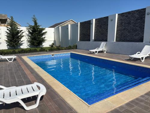 Peldbaseins, PoolSummerHouse in Novxanı