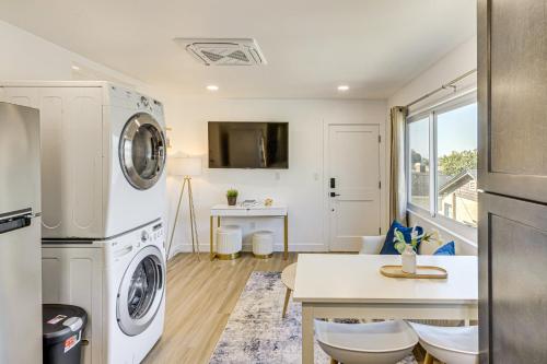 4 Mi to SoFi Stadium Pet-Friendly LA Area Home, Los Ángeles (foto 10)