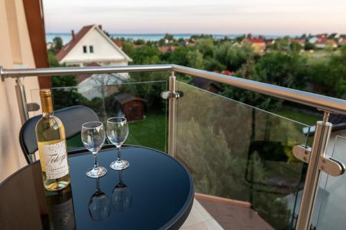Altan/terrasse, Tengercsillag Vendégház (Tengercsillag Vendeghaz) in Alsóörs