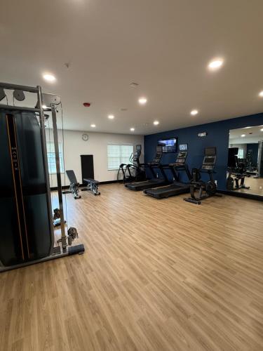 Country Inn & Suites by Radisson Manchester Airport NH - image 2