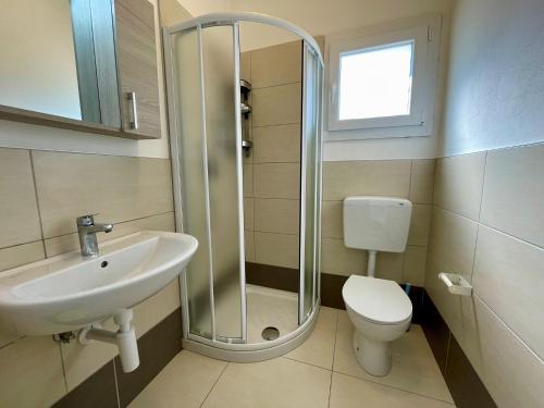 Flat with garden near the beach, Porto Santa Margherita (foto 10)