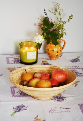 Vadvirágos (Vadviragos) in Igal