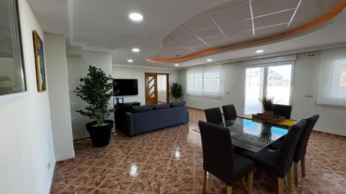 Two-Bedroom Deluxe Apartment image 2