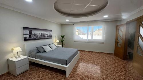 Two-Bedroom Deluxe Apartment image 5