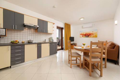 Apartments Kvarner - image 7