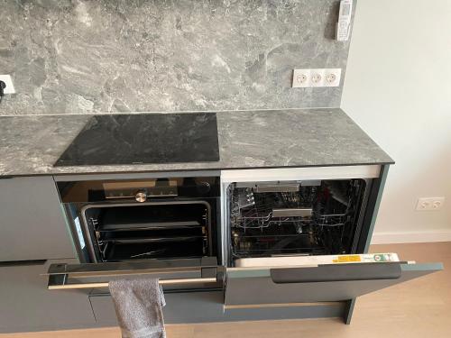 ห้องครัว, Luxury HOLLYWOOD Apartments in ปูร์มาแล