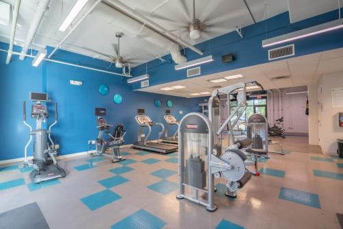 Spacious 2BD - ASU - Sloan Pk - WD Parking Sleeps 8 detail
