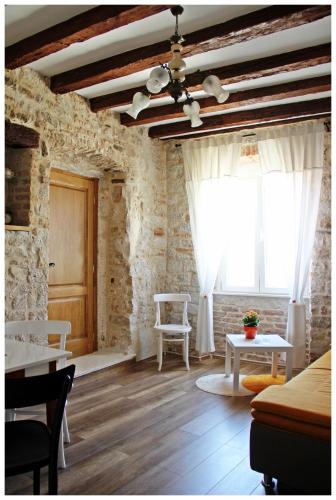  Guest House Tragurion in 21220 Trogir