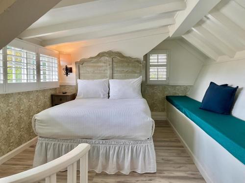 Carmel Green Lantern Inn Room Type - Carmel HideAway 