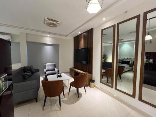 Luxor Apartments & Suites - DVA - image 7