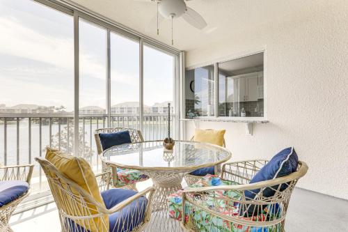 2 Mi to Jupiter Beach Condo with Lake Views in 朱庇特