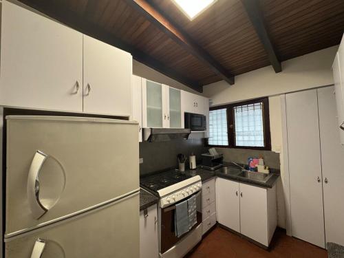 Kitchen, Casa La Floresta in Business District