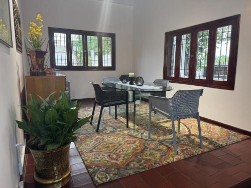 Facilities, Casa La Floresta in Business District