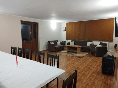 Къща за гости Кършеви in Rebrevtsi