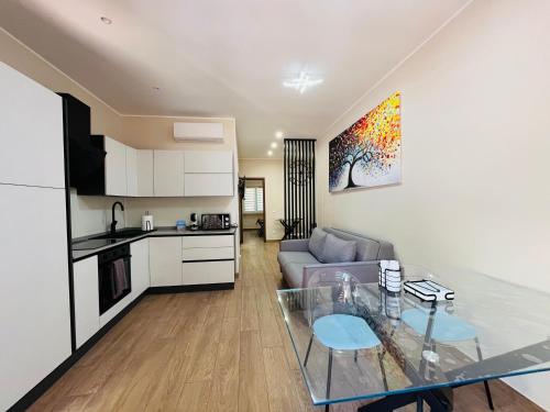 Holidays in Battistini terrace and metro A, Roma (foto 4)