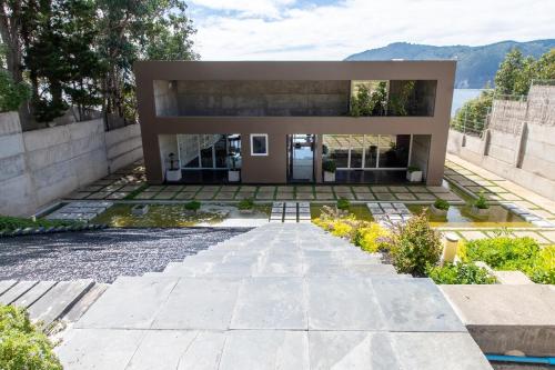 Luxury and tranquility facing the sea in Quintay