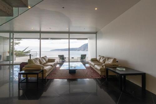 Luxury and tranquility facing the sea in Quintay