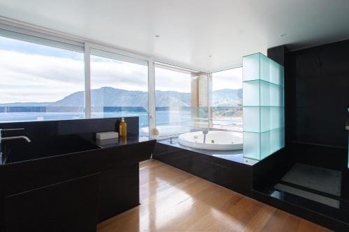 Luxury and tranquility facing the sea in Quintay