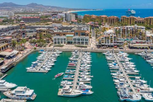 2 BR Condo at Cabo Marina Private Jacuzzi & Grill - image 5