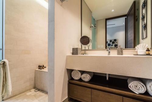 2 BR Condo at Cabo Marina Private Jacuzzi & Grill - image 2