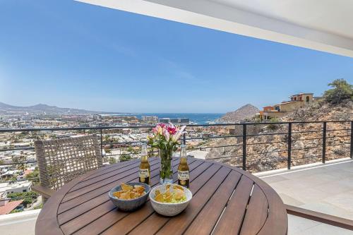 Stunning Ocean Views & Walk to Cabo Marina - image 4