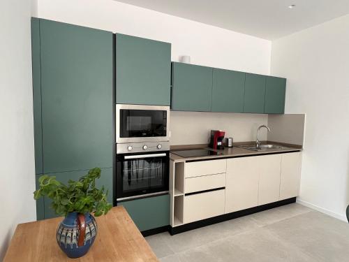 One-Bedroom Standard Apartment image 5