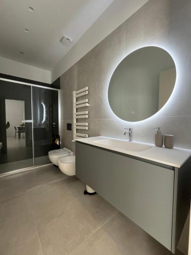 One-Bedroom Standard Apartment image 2