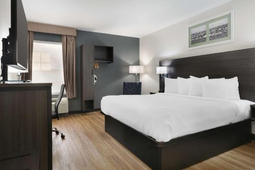 King Room with Bath Tub - Disability Access/Non-Smoking