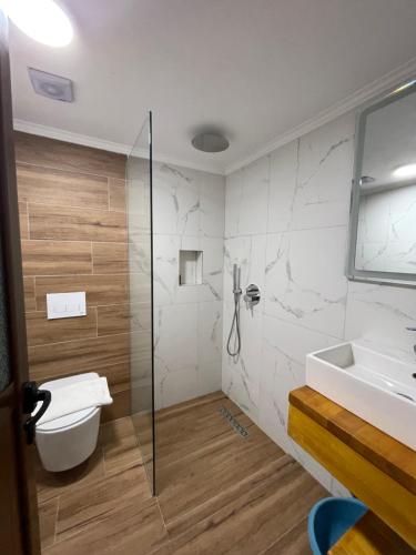 Standard Triple Room image 4